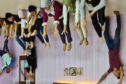 upside down house gallery